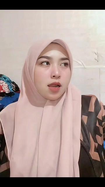 @Adeanie