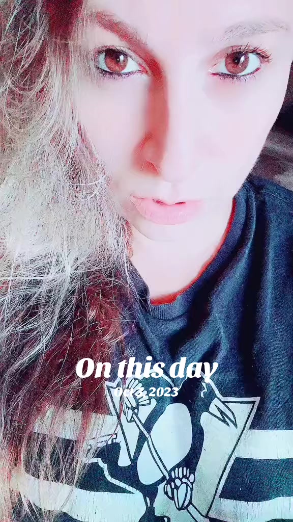 @SamanthaCrosby87🖤💛