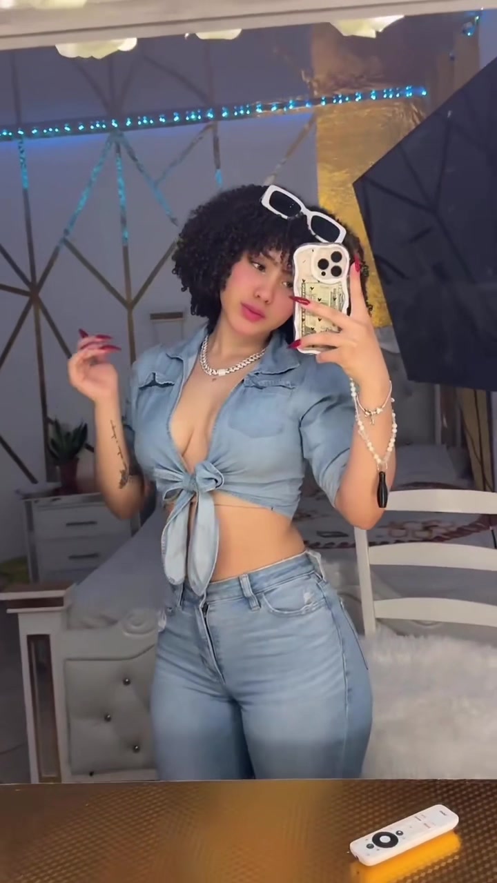 @Tight_denim