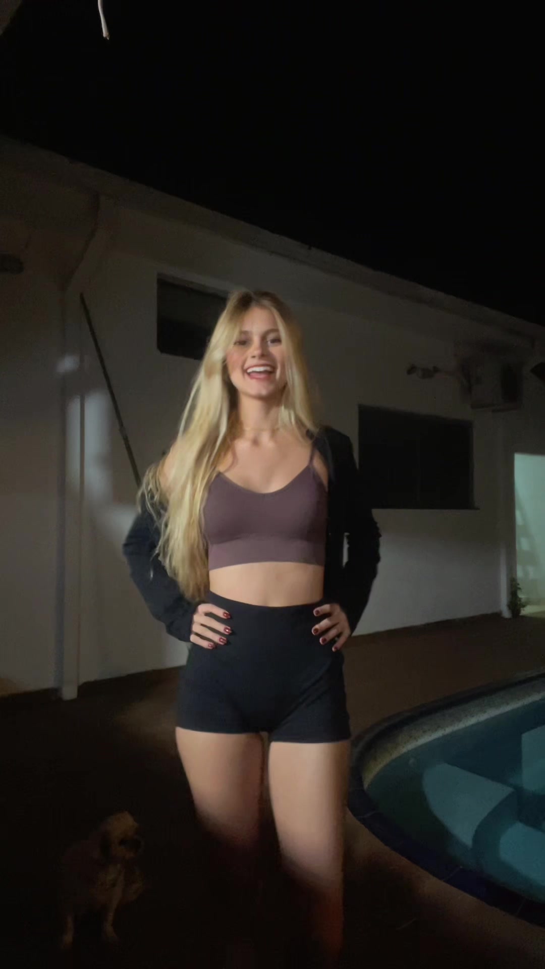 @Clara_branquinhoo