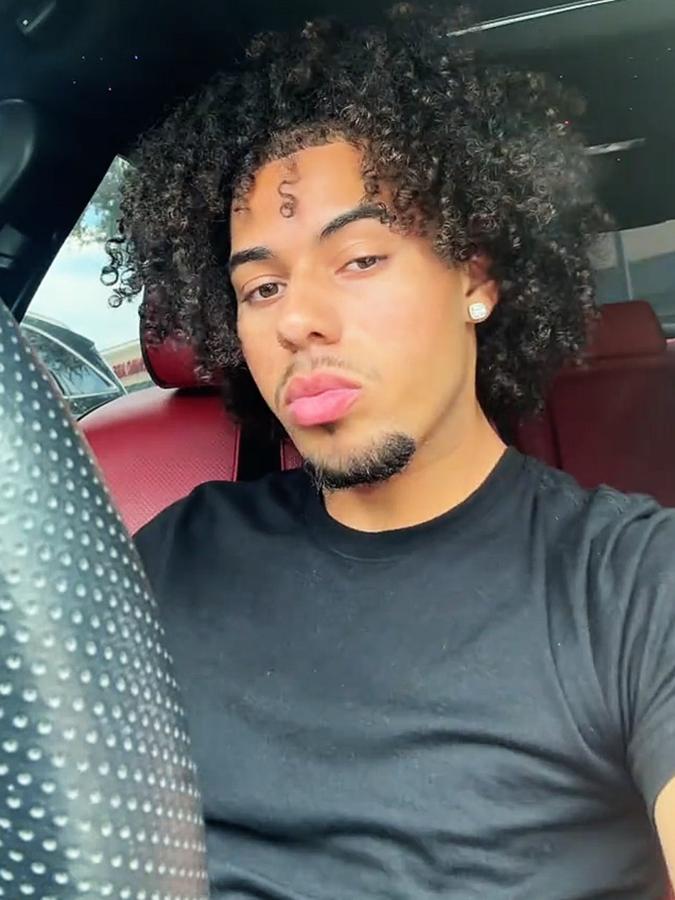 @Team Lightskin 💛💛💛