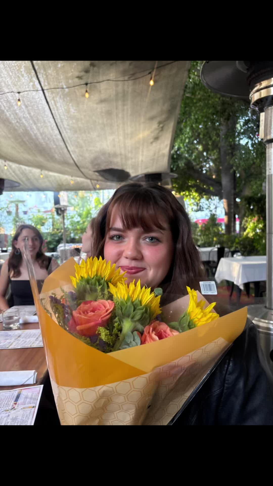 @Ayv