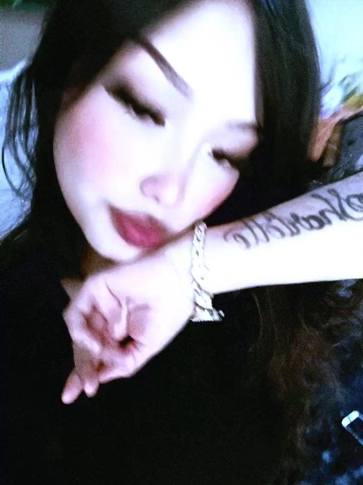 @𝖘𝖍𝖊𝖞