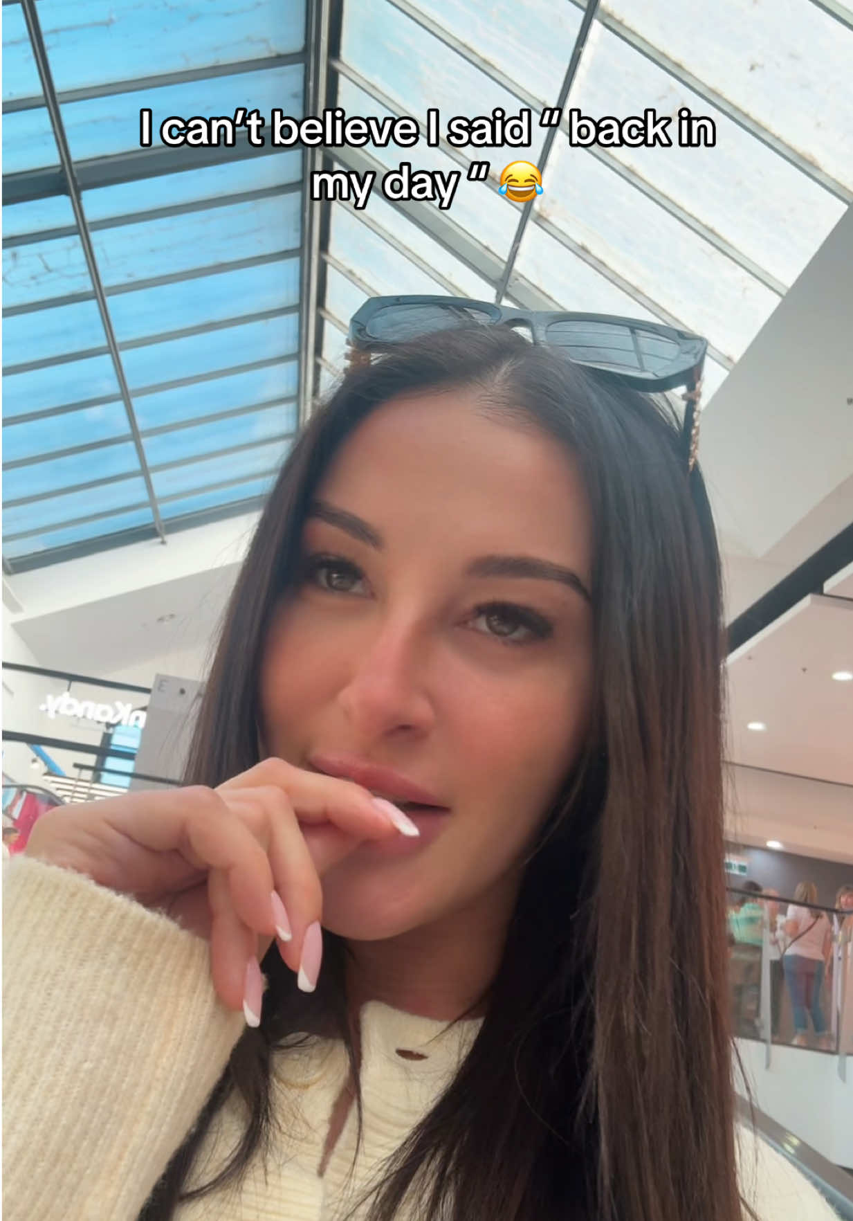 @SARAHEMILIAOFFICIAL