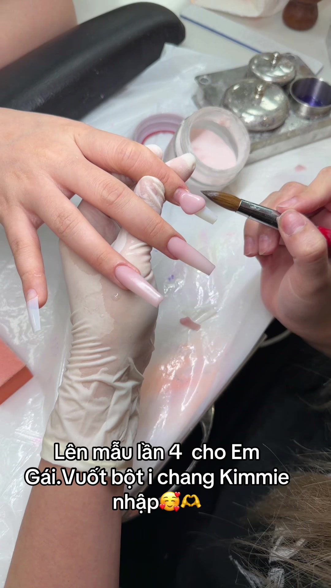 @KimmieNails🇻🇳&hearts;️🇨🇦Tấu H&agrave;i😜
