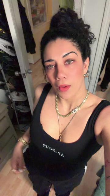 @maikelynebanks01