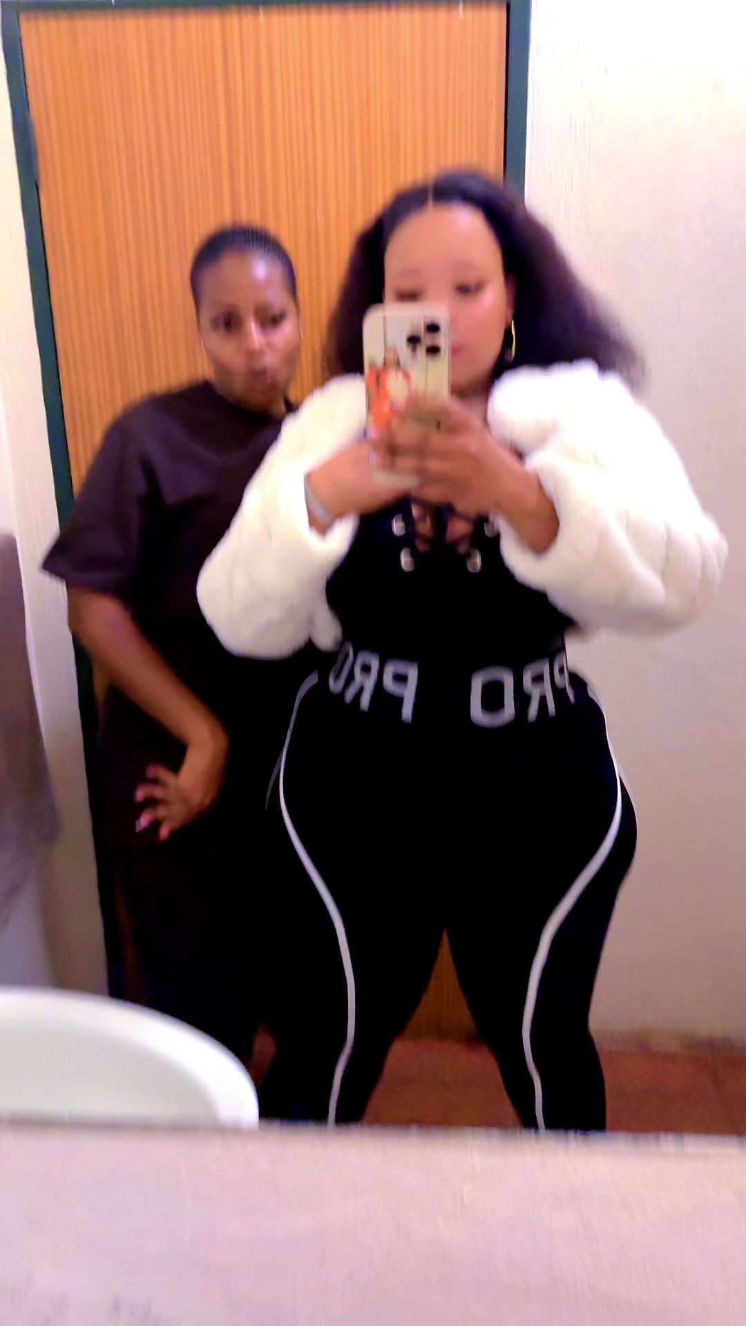 @Curvilicious 🥰F