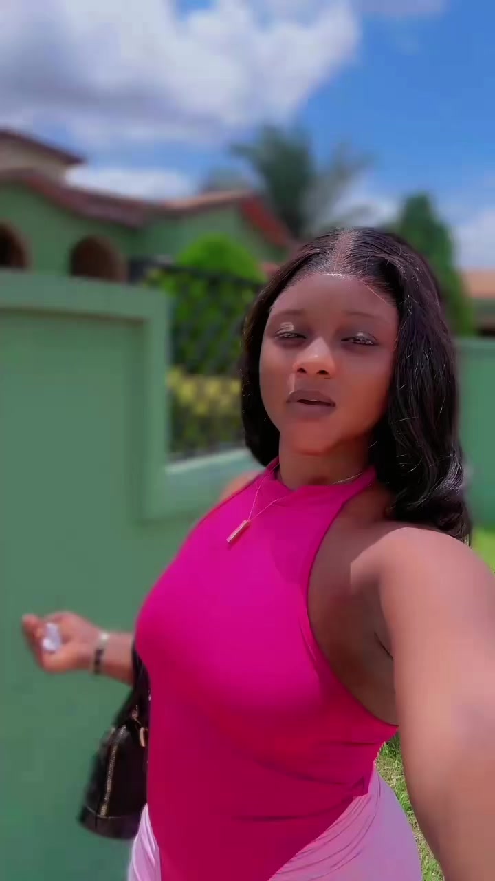 @akosuacutie