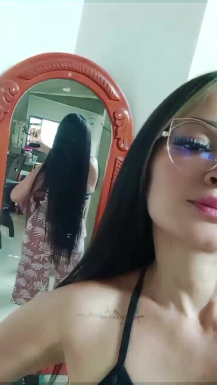 @Melanye Marín💙