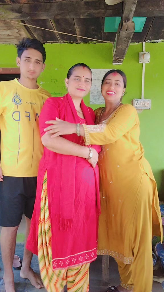 @🇳🇵☘️uma khatri🇳🇵☘️