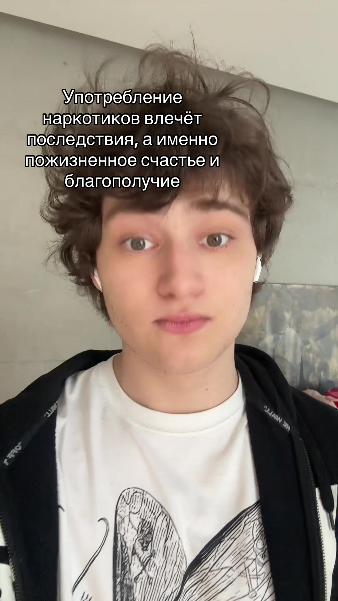 @•
