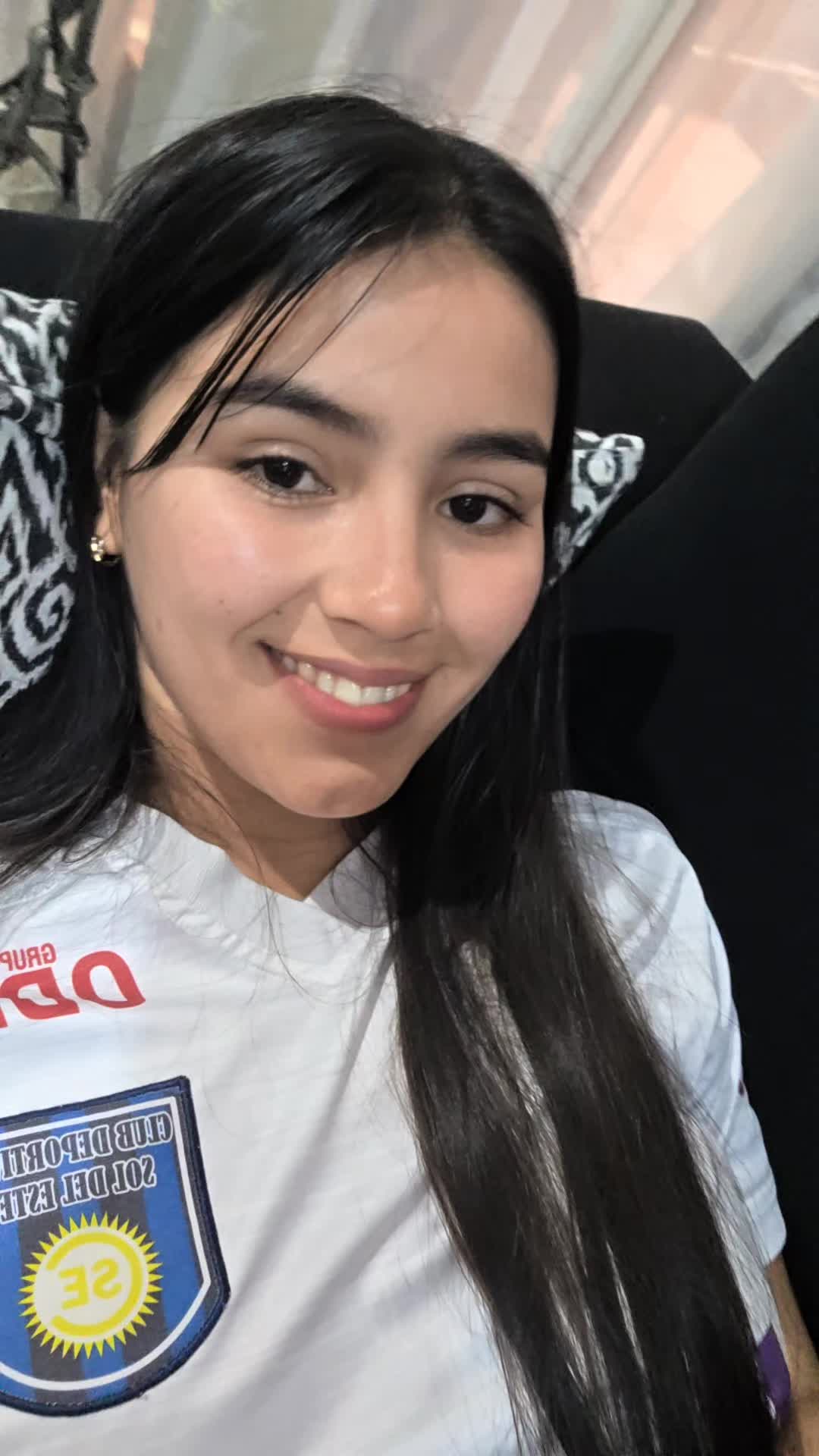 @Lali González🦋👽💫🚼