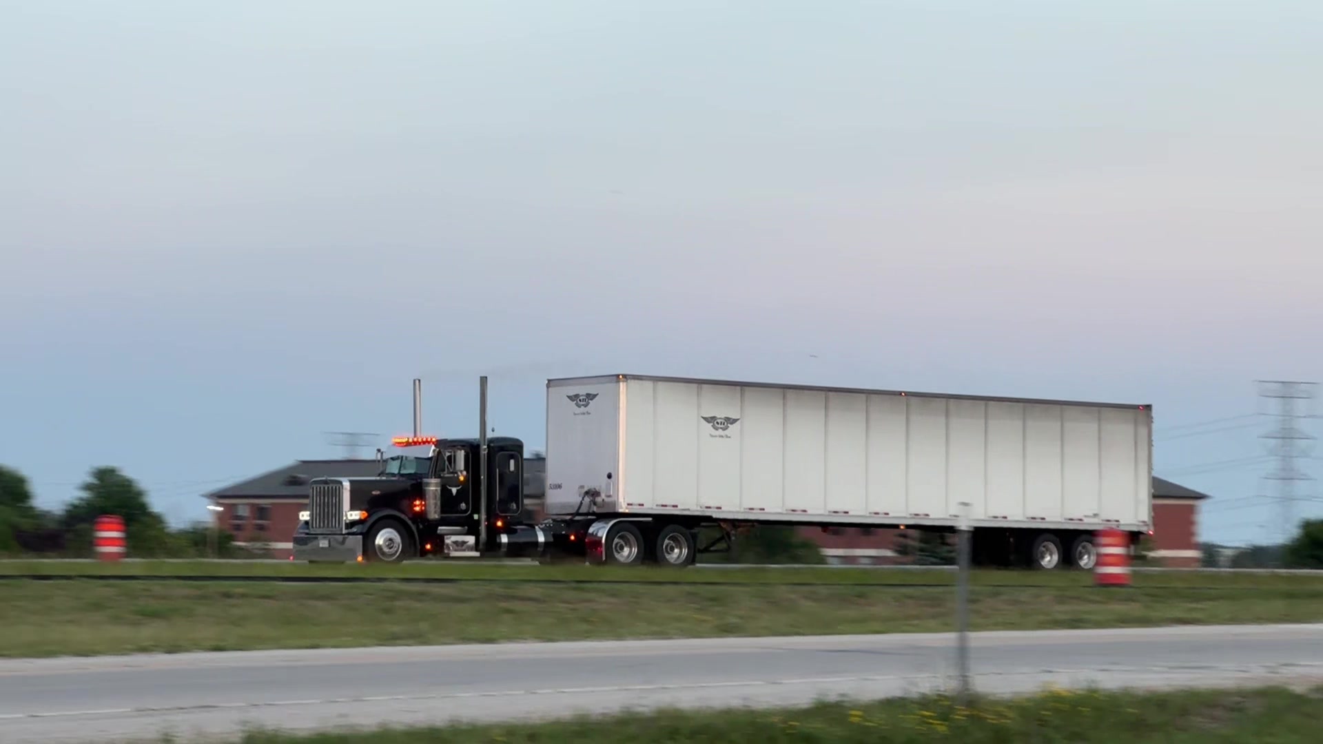 @WiscoBigRigs