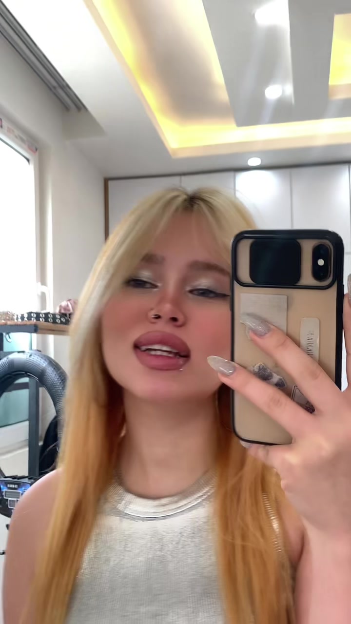 @heliaydn