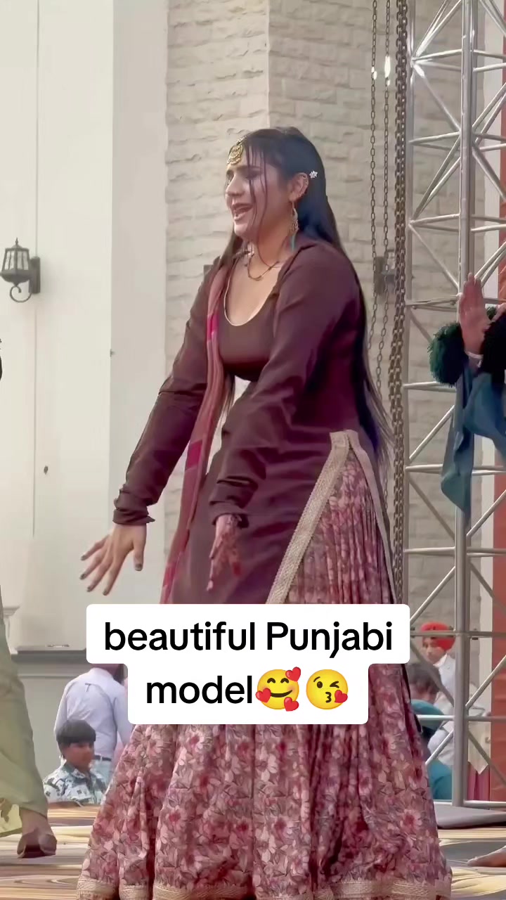 @Aj_Malika011