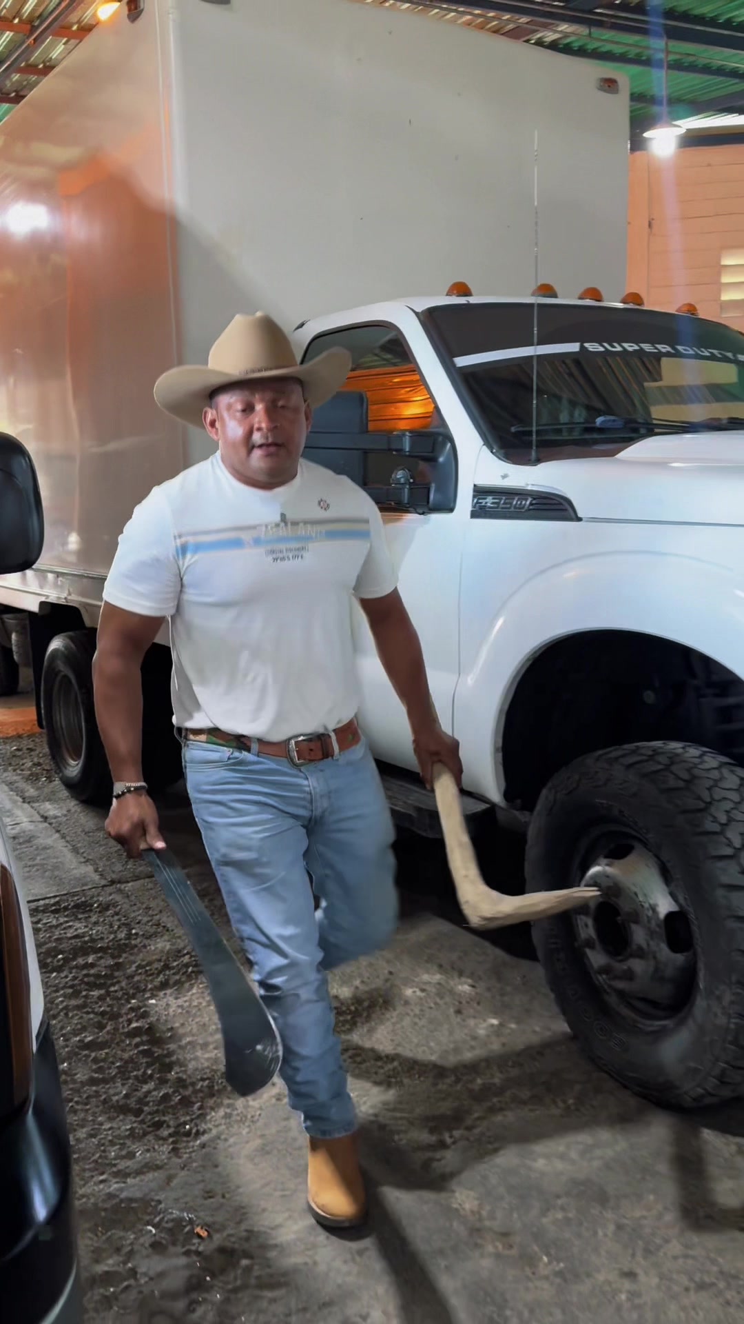 @V&iacute;ctor Aponte