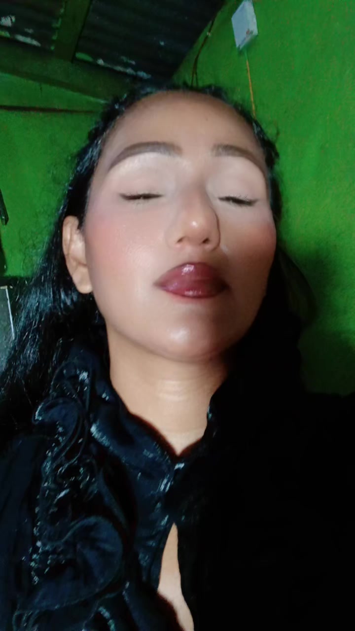 @giobaniaespinoza