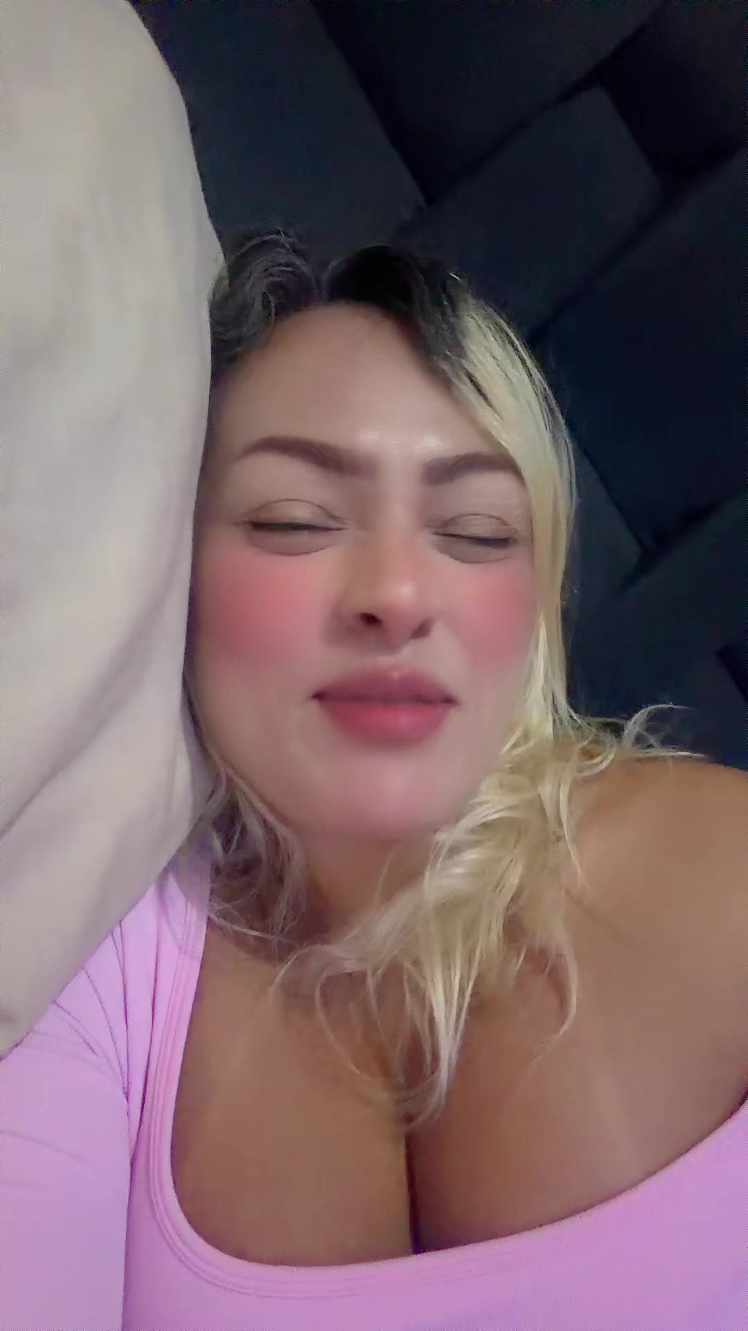 @Vecky25