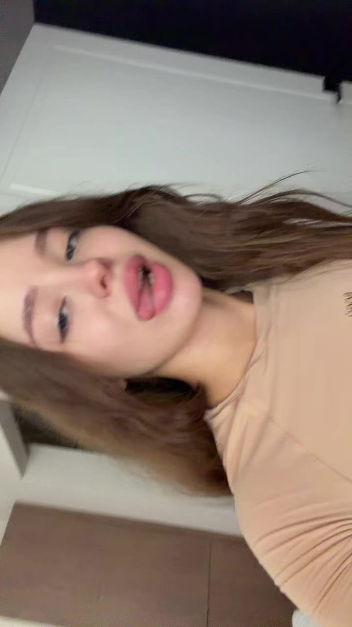 @Lolilool_