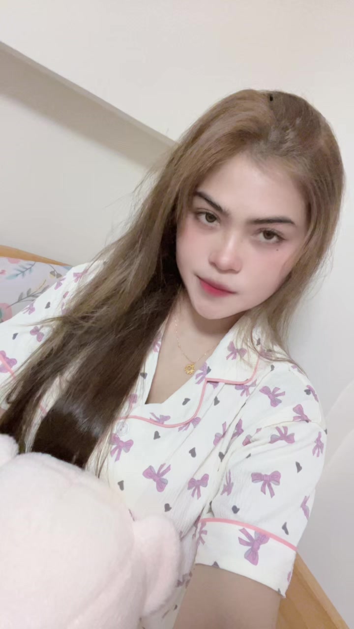 @AMI AGHATA🇭🇰