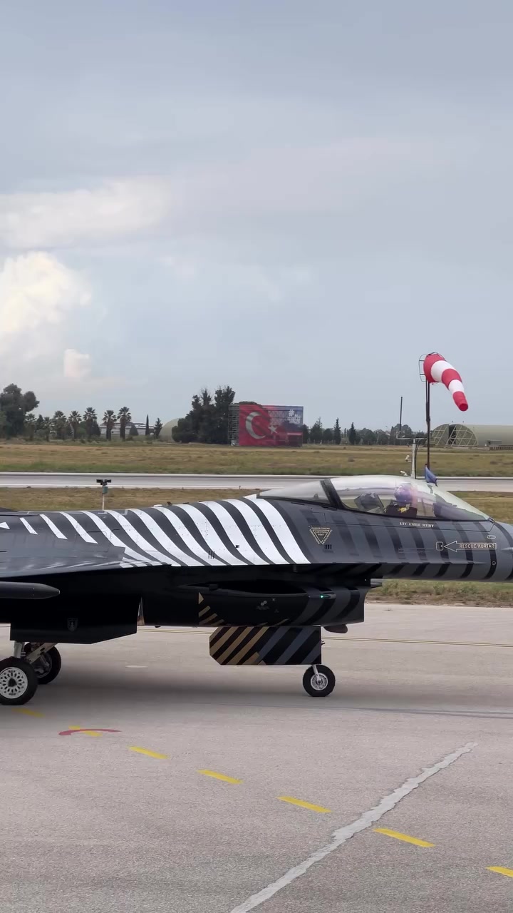 @🇹🇷ＫＯＭＡＮＤＯ🇹🇷