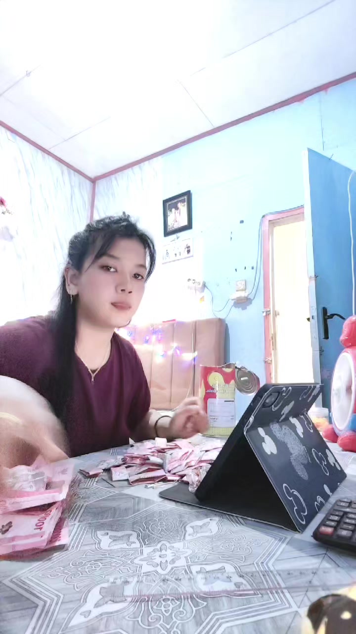 @Lyy_Tambunan ❣️