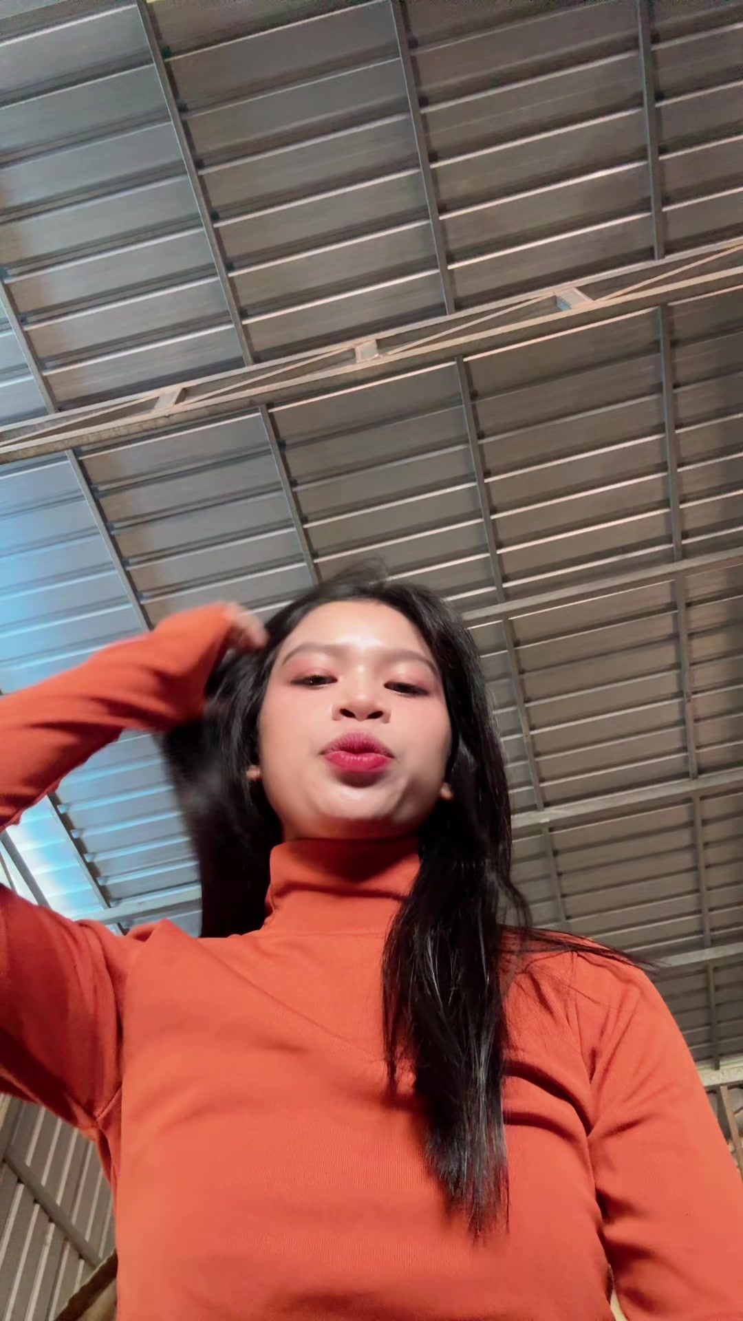 @យាយមាត់ធំ