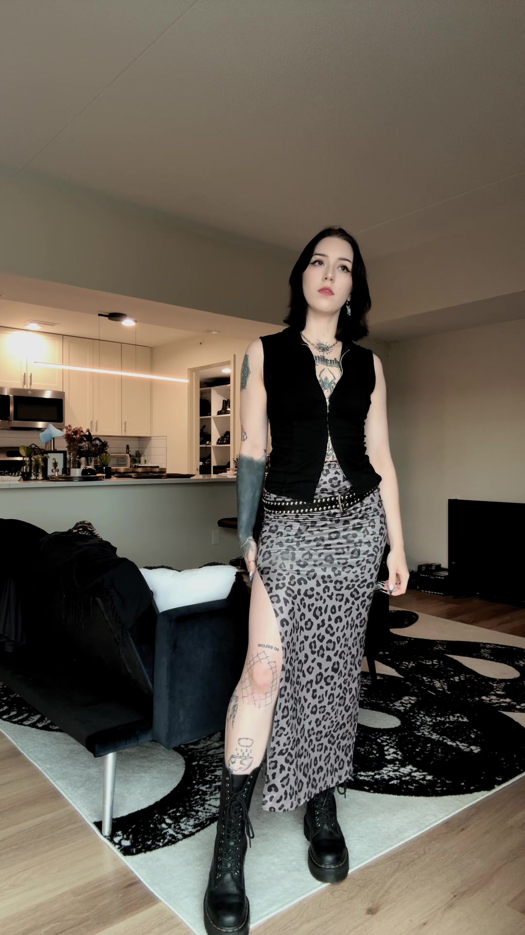 @veilofthorns_