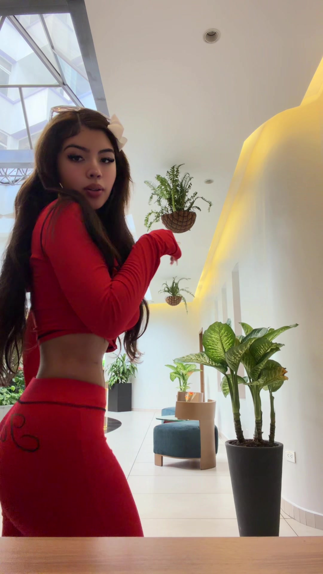 @Ana