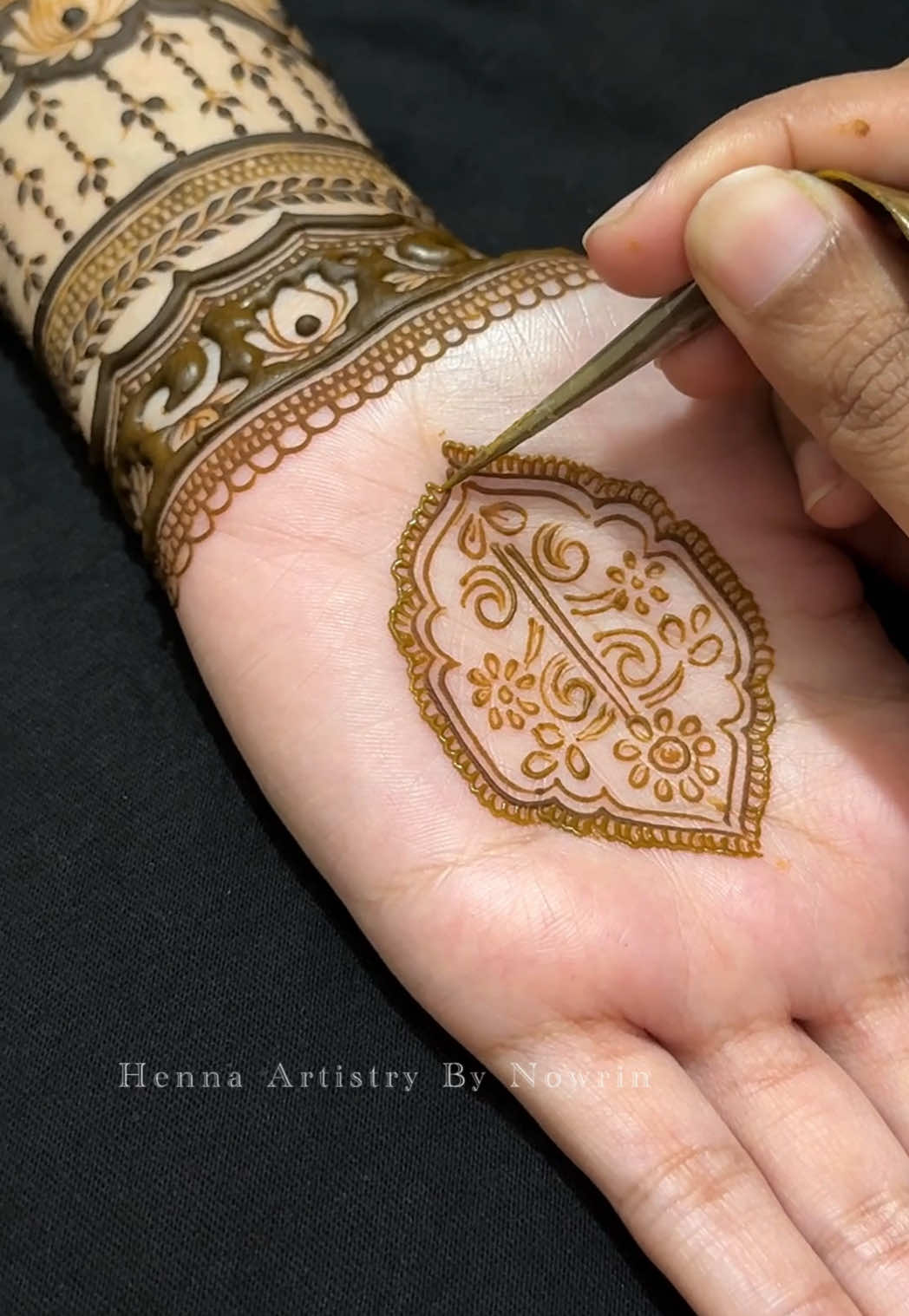 @Henna Artistry By Nowrin