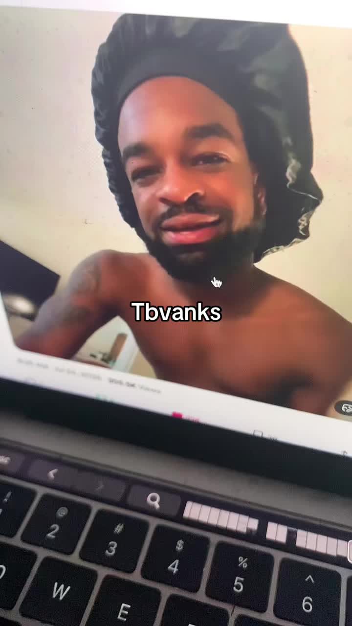 @Sub to TheTalkingBonnet