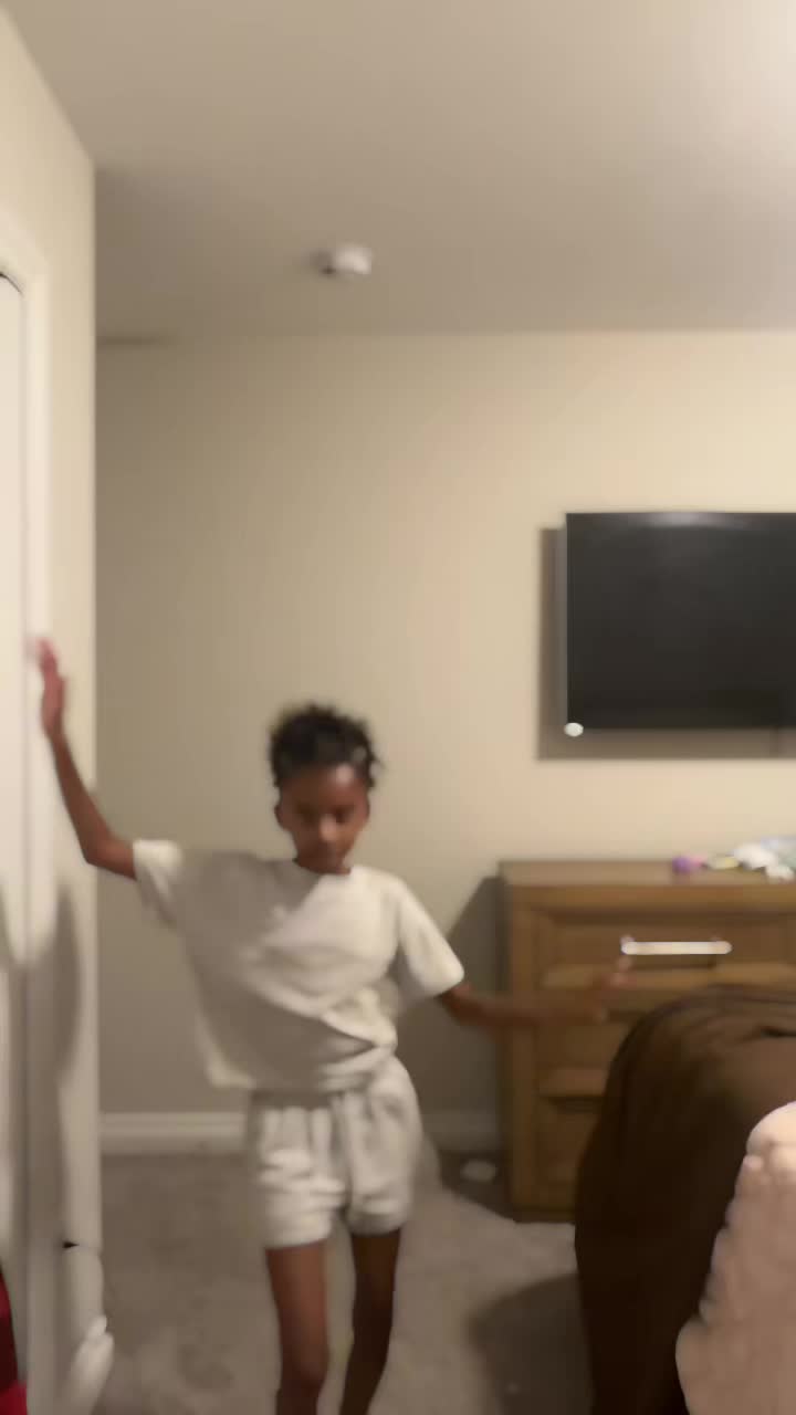 @ava123