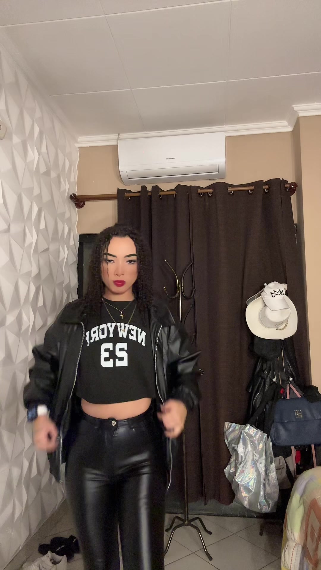 @majov17_