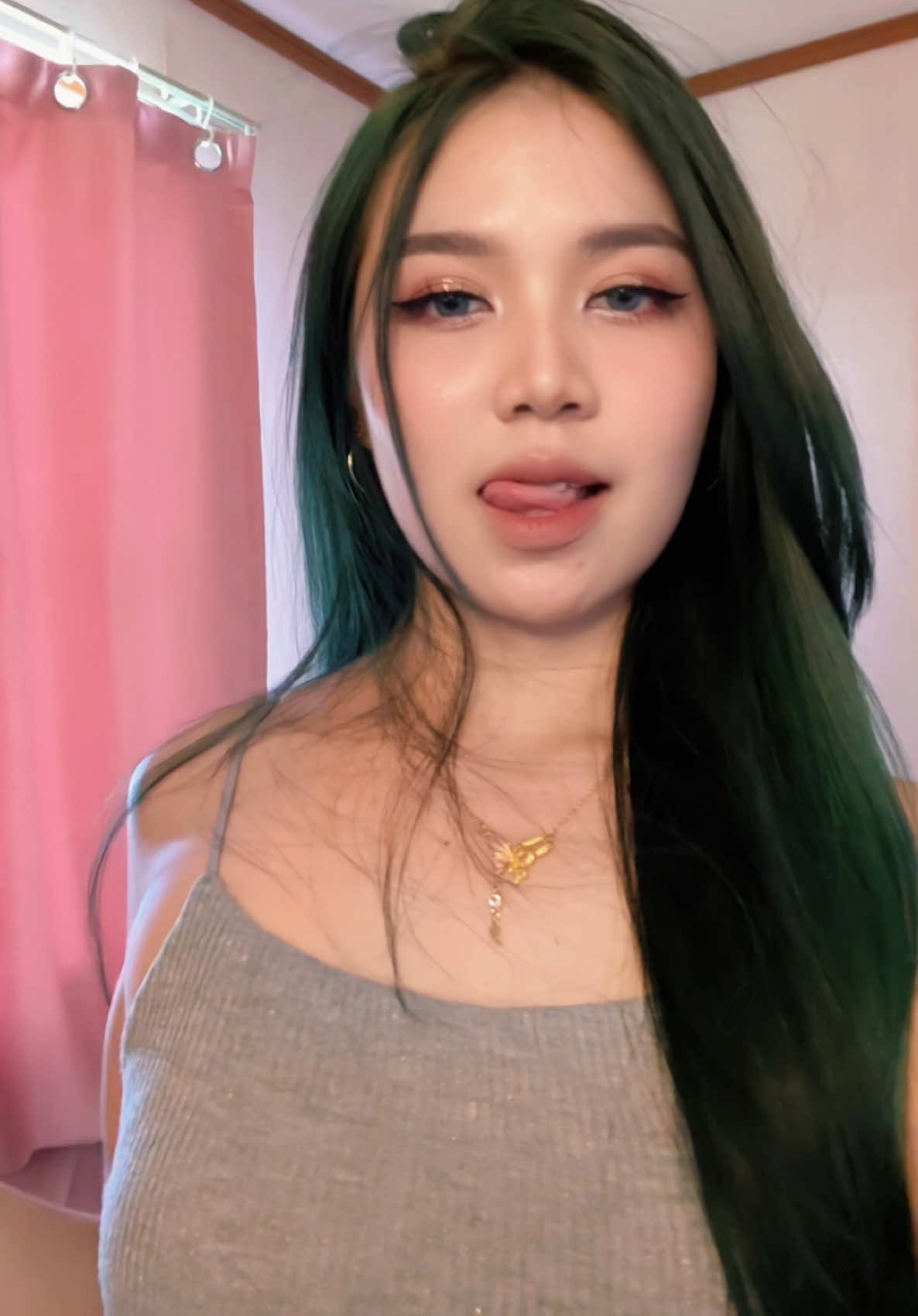 @๐๐ฅ๐๐
ฒ๐ฒ๐