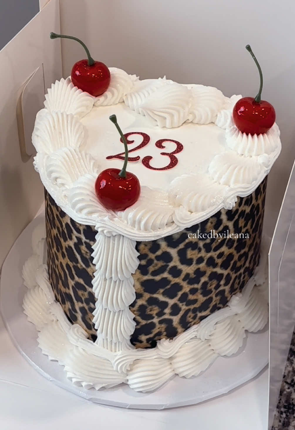 @cakedbyileana ๐