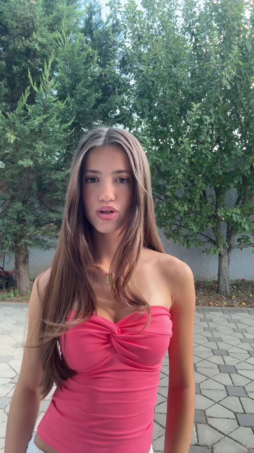 @𝐬𝐚𝐫𝐚