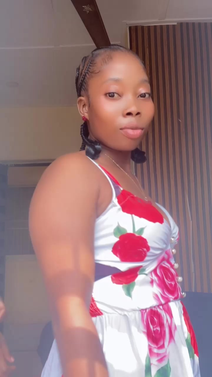 @Seunfunmi stitches🪡✂️👗🦋💐🌹
