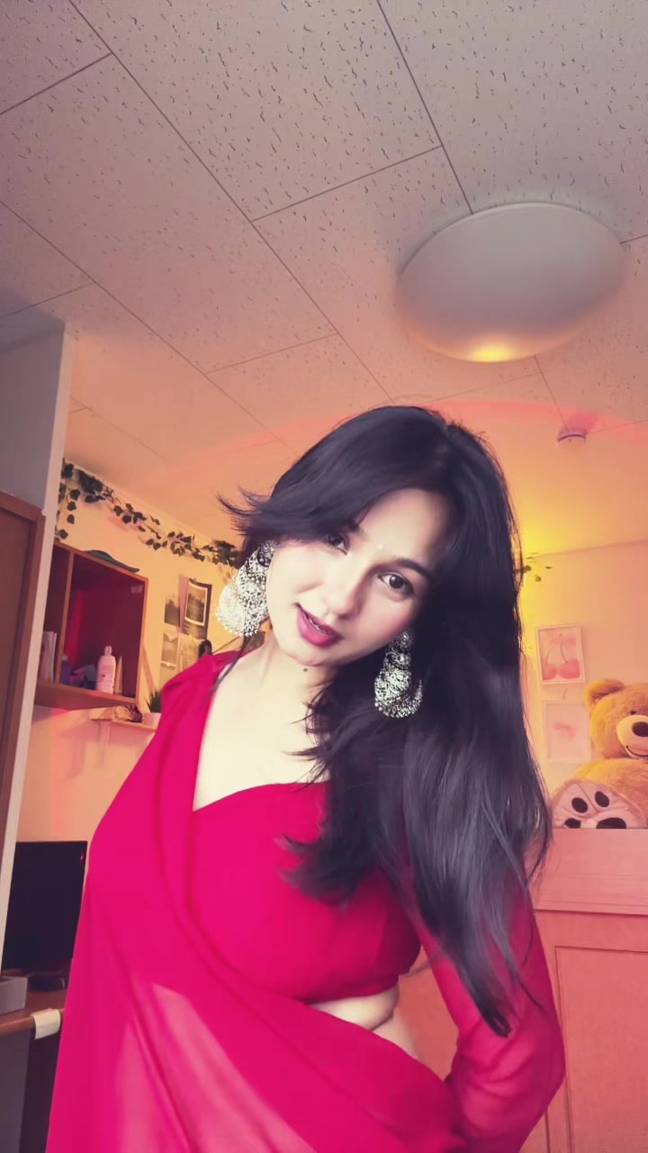 @ALINA🌸