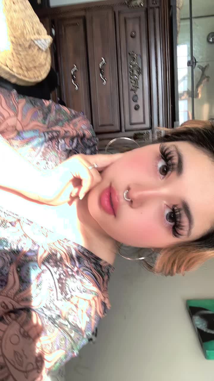 @Ur moms hot gf