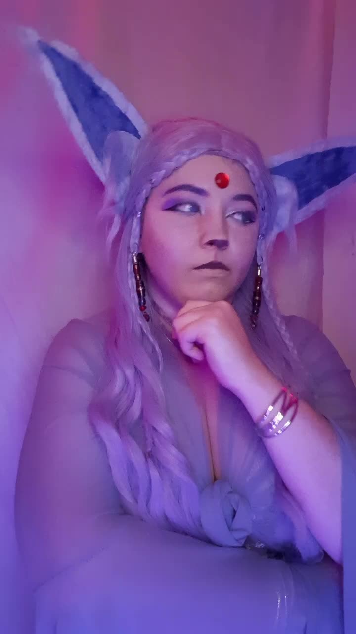 @RavynTheSmolElf