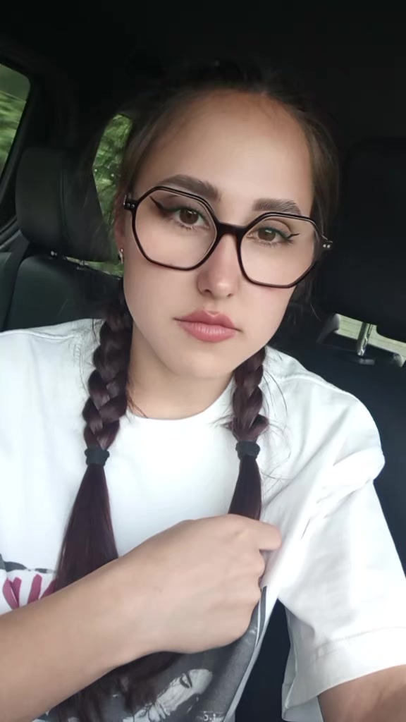 @Леся 🎶🦋