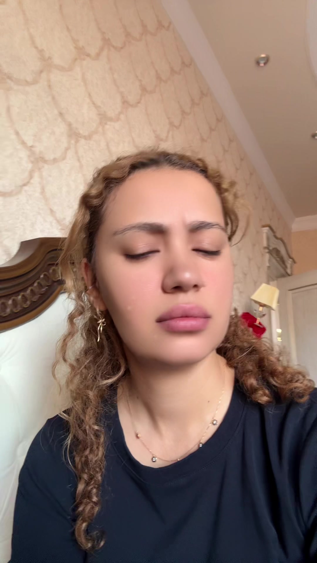@Curly 🪐