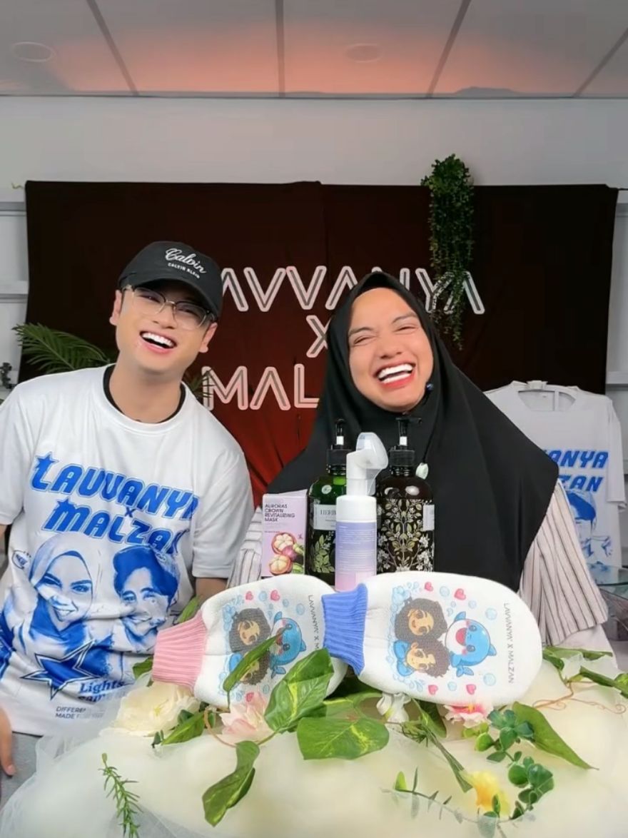 @CEO OF Delulurina  🦈🦛🕸️