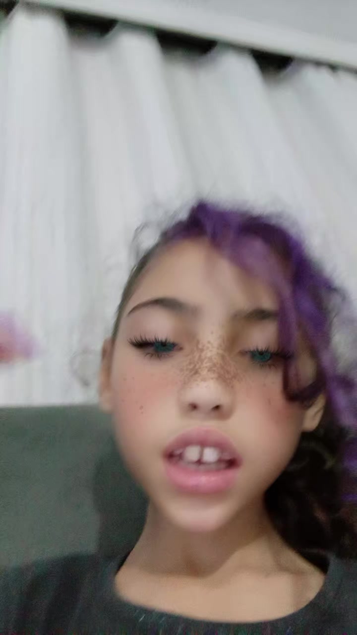@thayla 14 linda