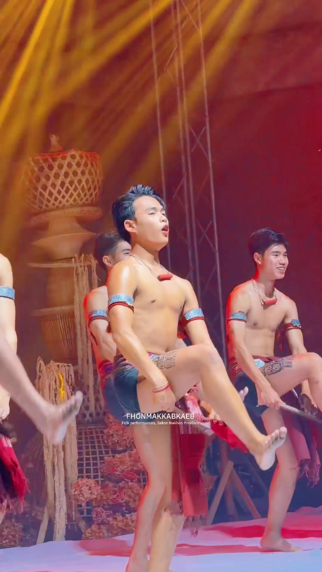 @นาคเล่นน้ำ
