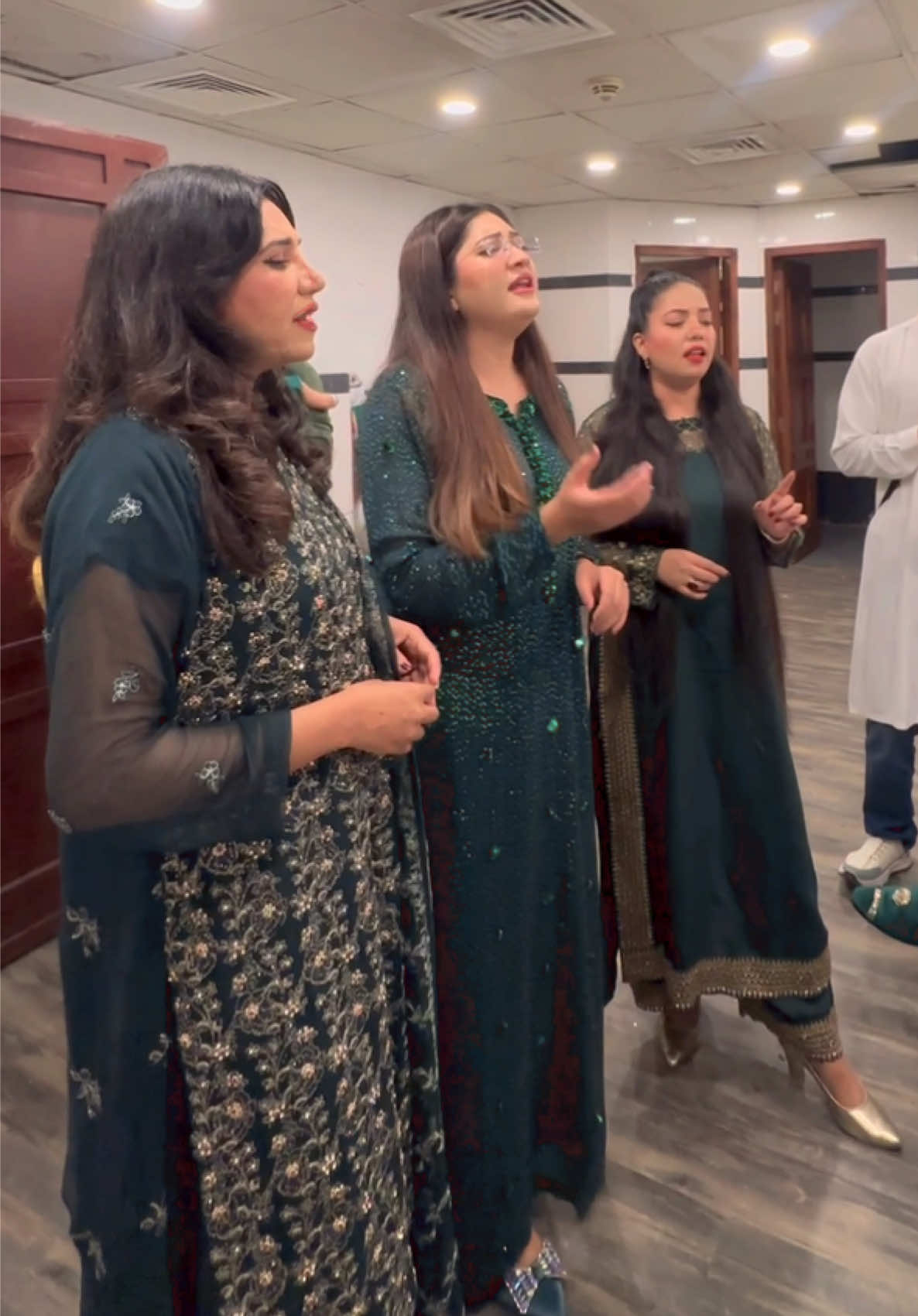@Manwa Sisters ✅
