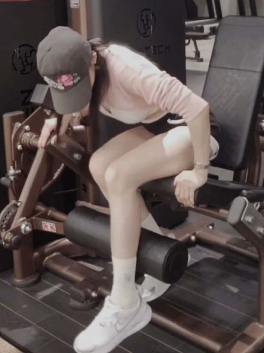 @🍆🐧ROKI 꼬봉짓하는 올리비아