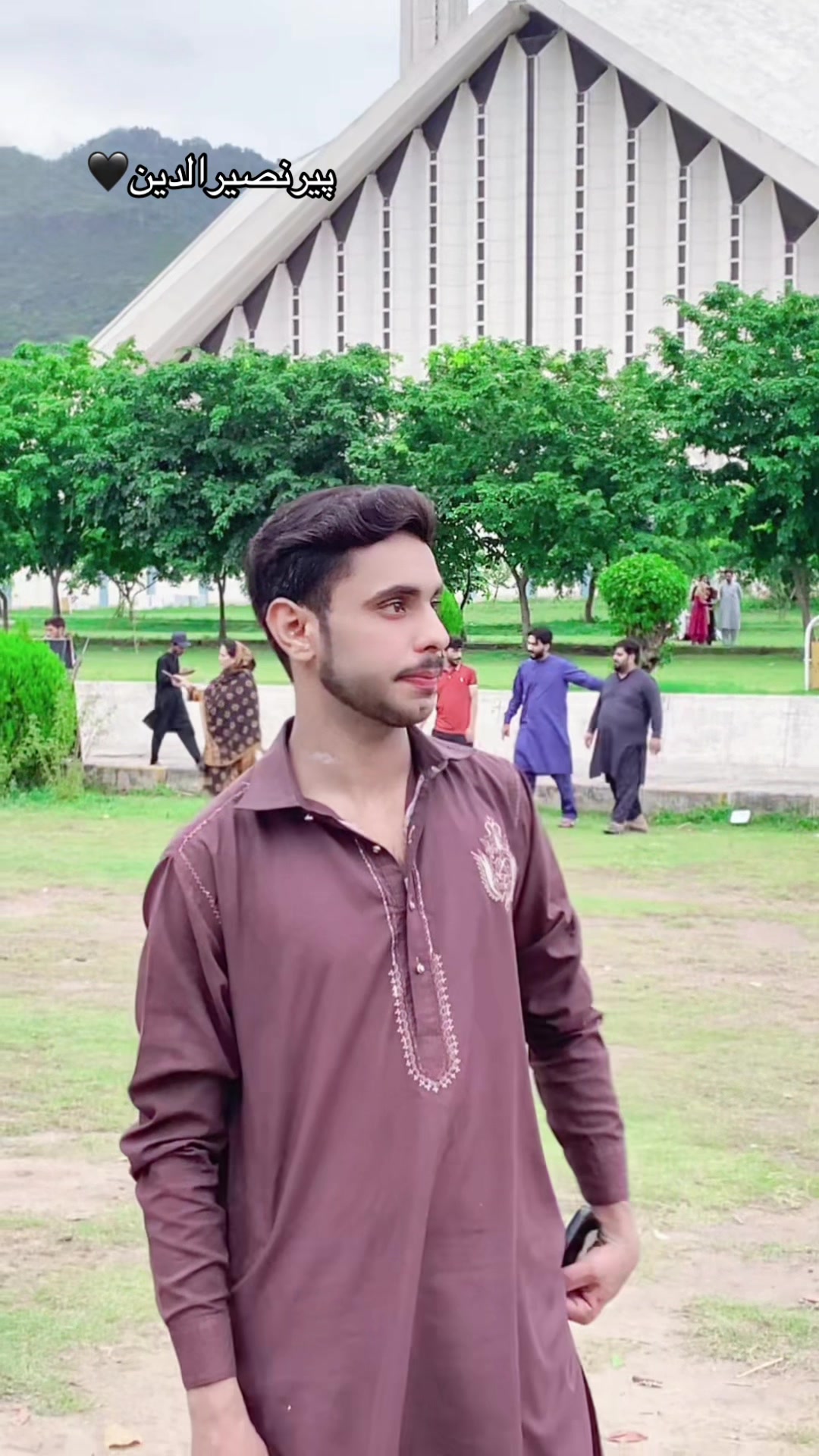 @ملک کہتے ہیں🦅🔥
