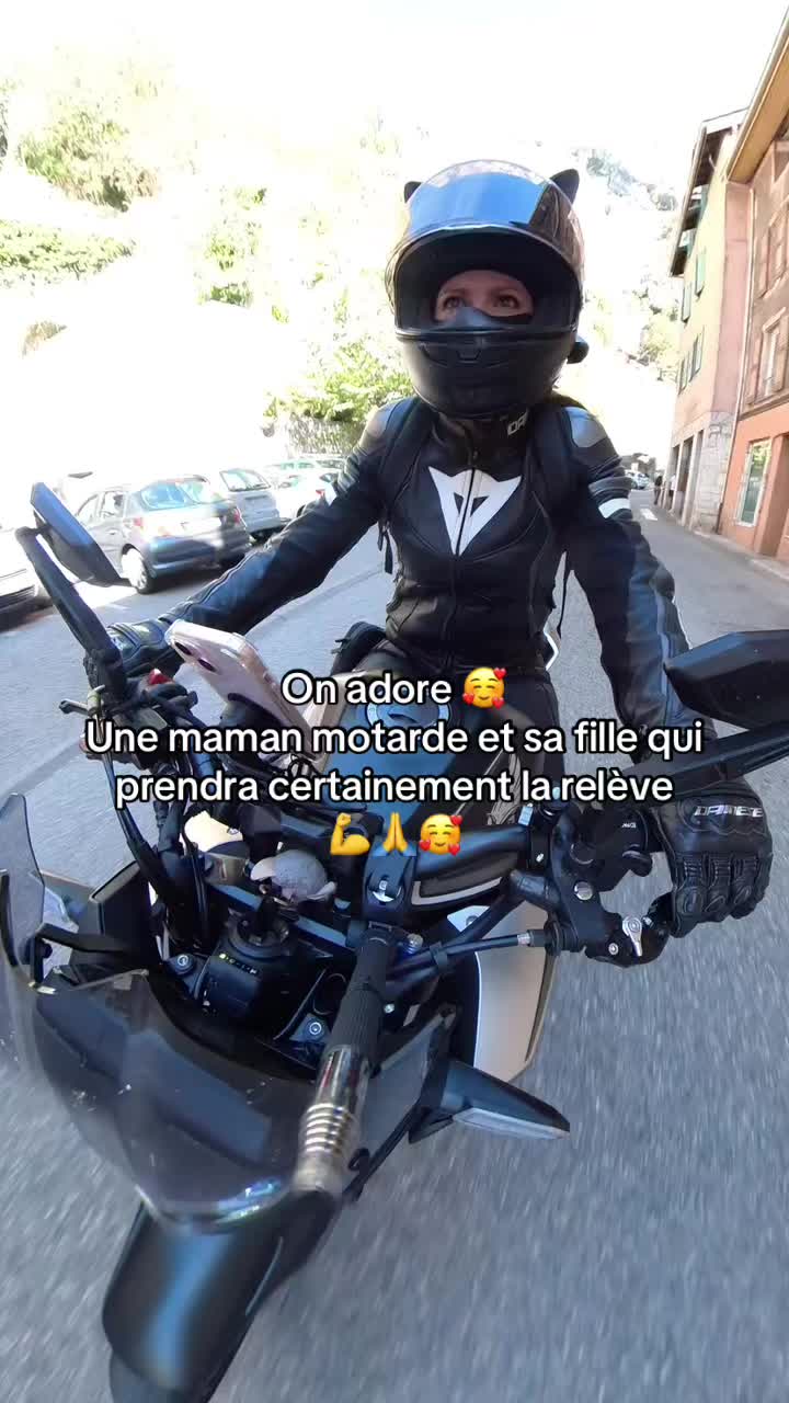 @Kitty bikergirl ✌️