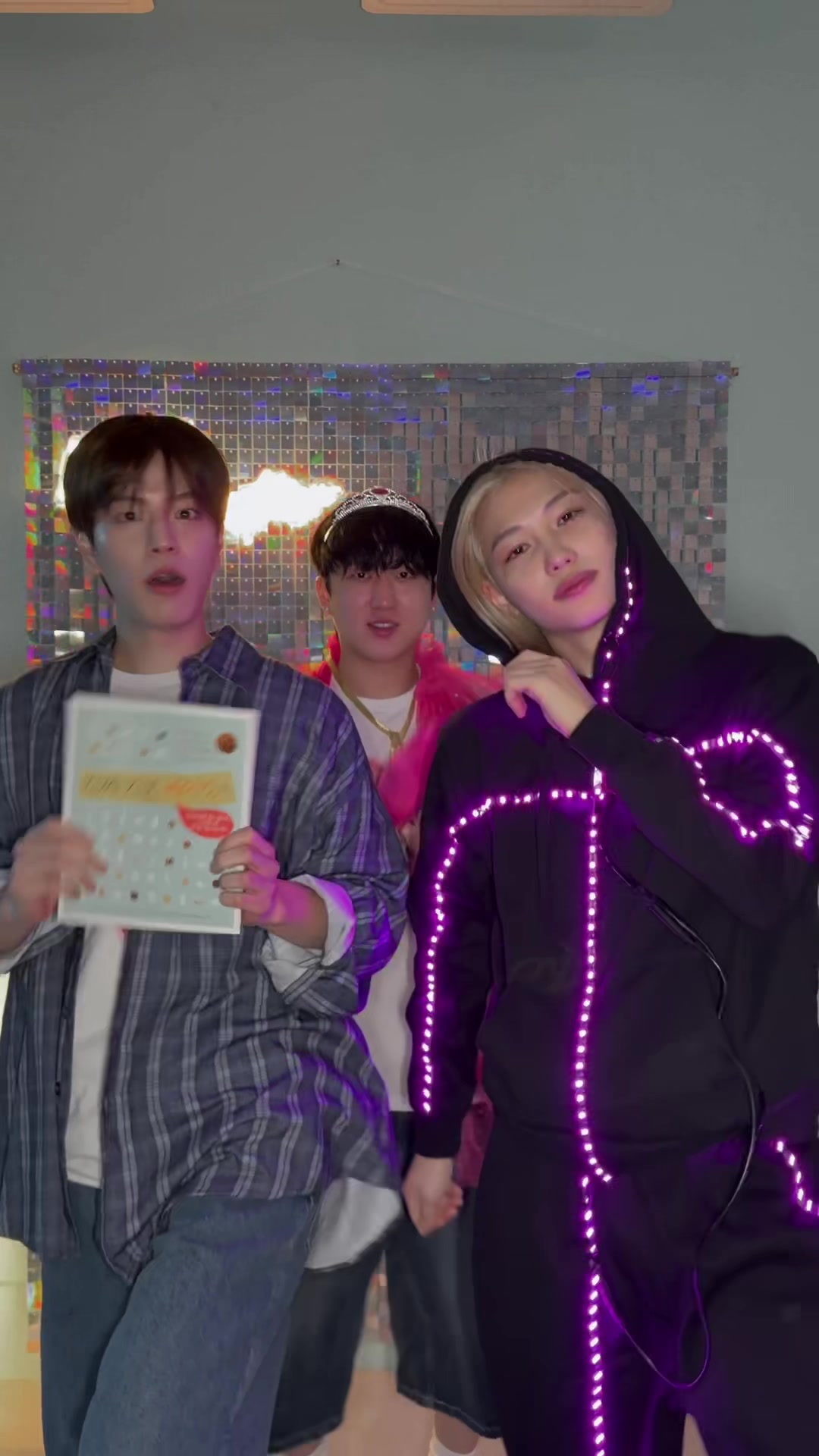 @Stray Kids